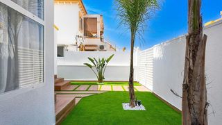 Chalet en venta en La Siesta - El Salado - Torreta en Torrevieja