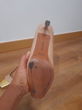 Tacones Beige y Dorados