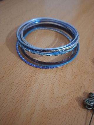 Collar y pulseras