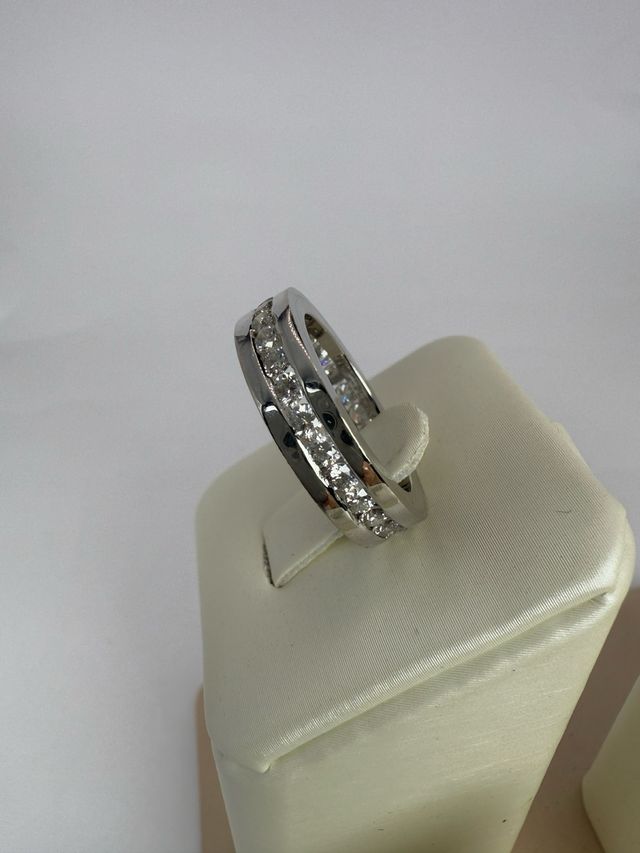 Anillo Oro Blanco y Diamantes