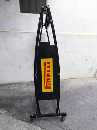 Perchero Pirelli Negro y Amarillo, como nuevo