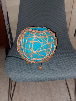 Lampada vintage in vimini e legno