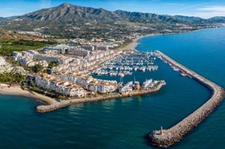 Piso en venta en Puerto Banús en Marbella
