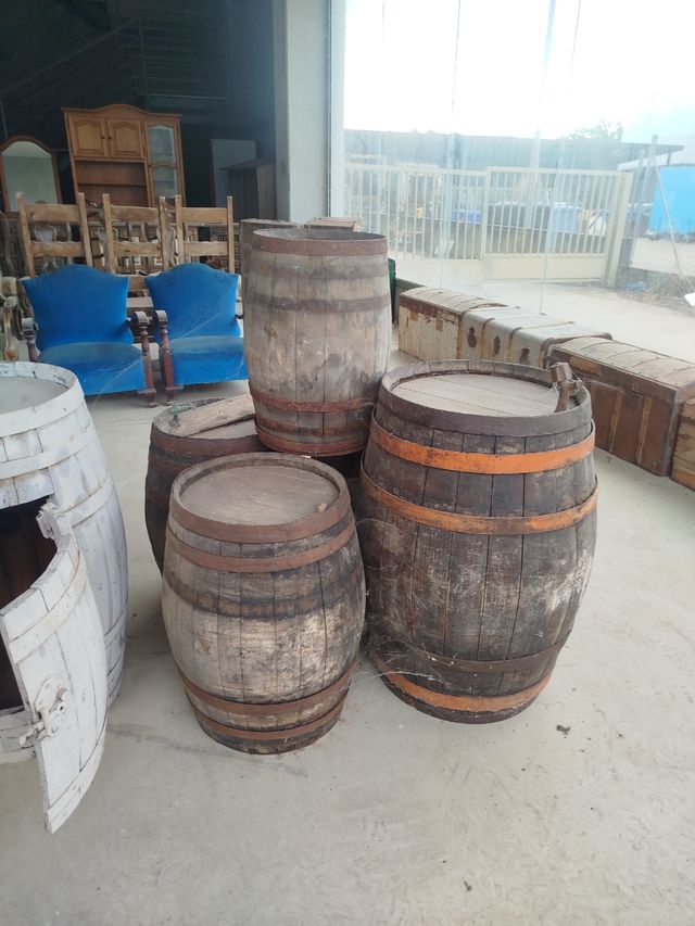 Barriles de vino antiguos