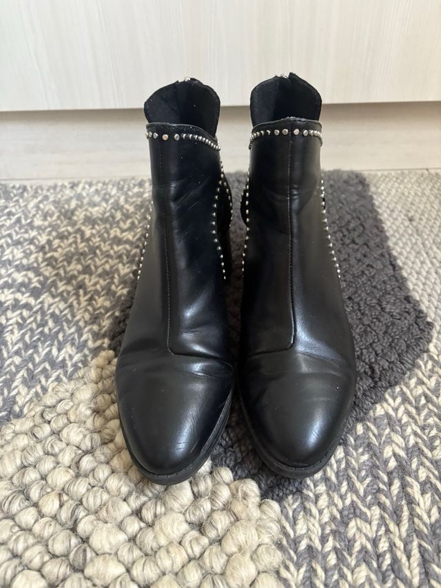 Botines Zara Negros con Tachuelas