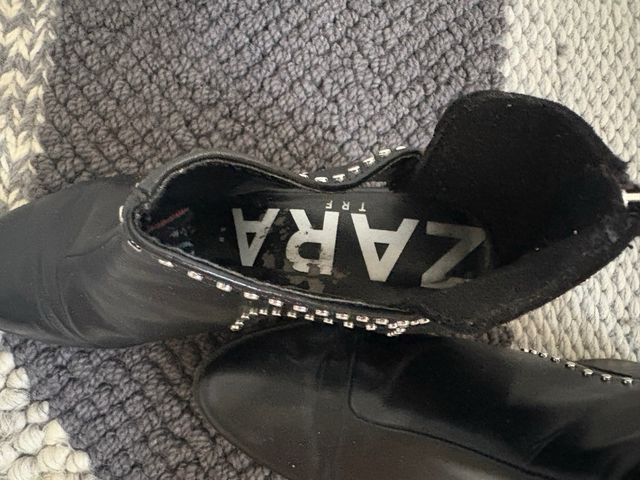 Botines Zara Negros con Tachuelas