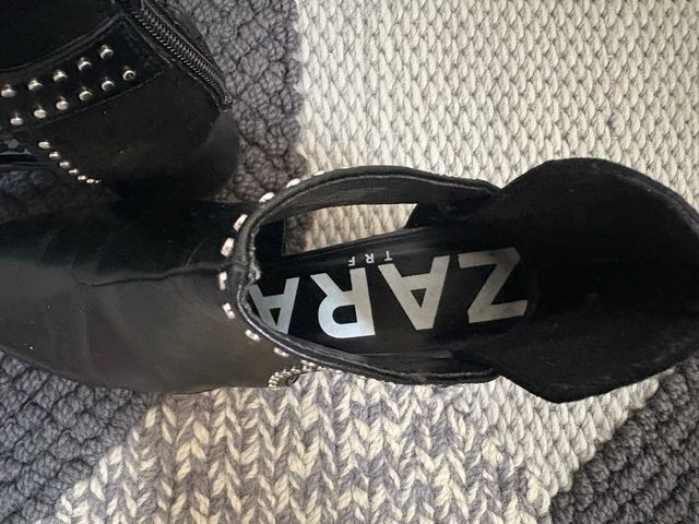 Botines Zara Negros con Tachuelas