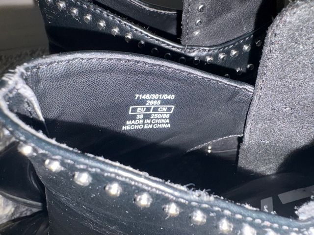 Botines Zara Negros con Tachuelas