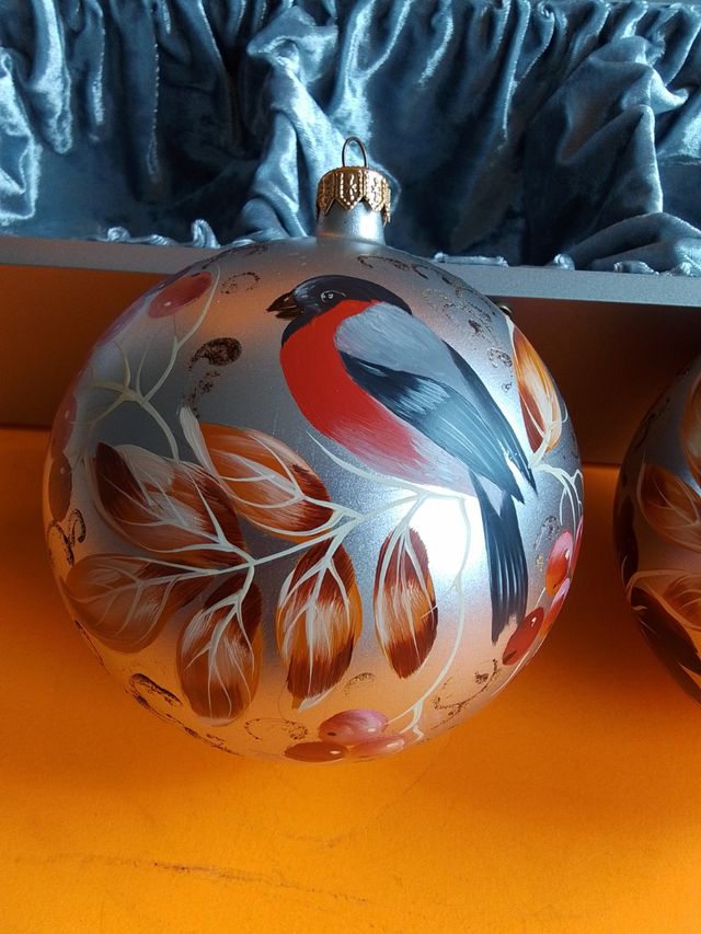 Scatola decorata a mano con uccelli