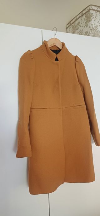 Abrigo Zara Woman color camel