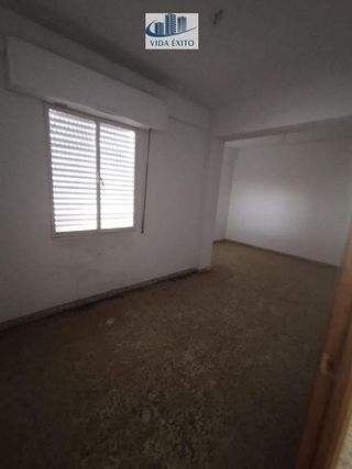 Piso en venta en Linares