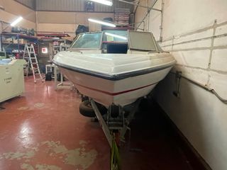 Barco Chaparral 180 SL LIMITED para reparar