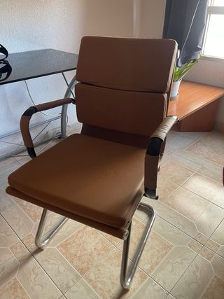 Silla de escritorio marrón