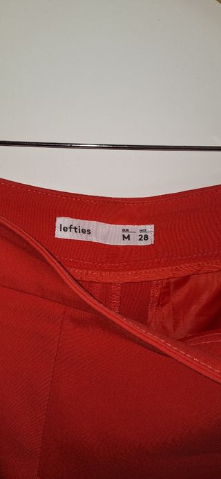 Pantalones cortos rojos