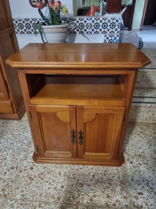 Mueble de TV de madera