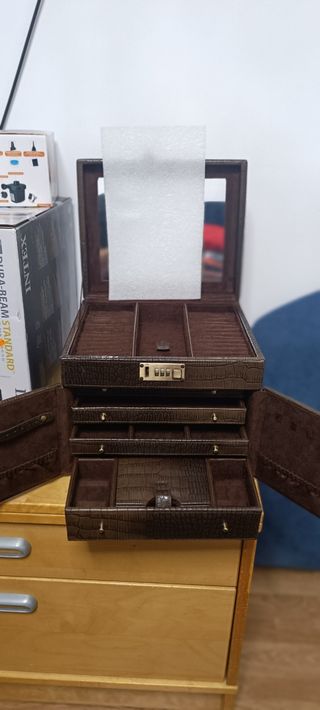 Joyero de piel con combinación