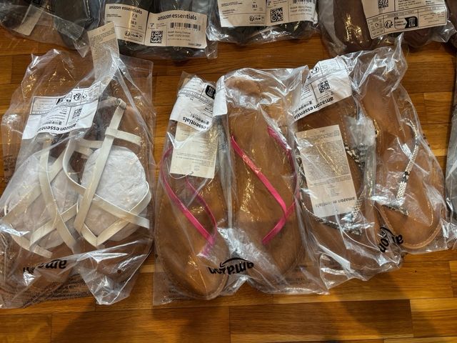 Pack Zapatos y Chanclas Amazon Essentials