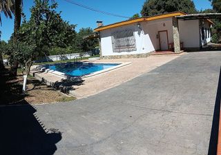 Chalet en alquiler en Espartinas