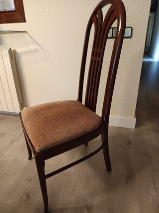 Sillas de comedor de madera y tela