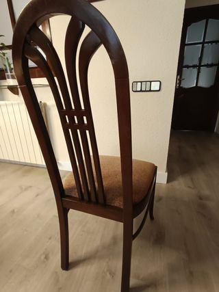 Sillas de comedor de madera y tela