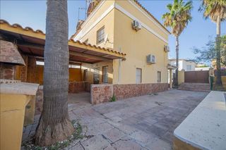 Casa en venta en Salteras