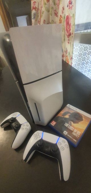 Consola PS5 Sony (slim) 1tb Blanca + 2 Mandos + Ju