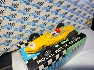 Scalextric Ferrari 156 Amarillo Guía Fija