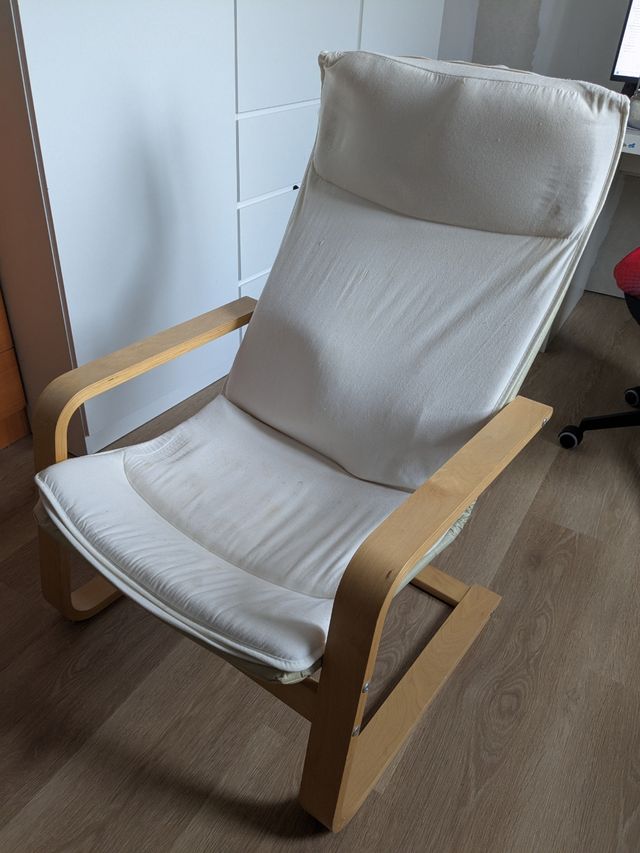 Mecedora de madera Ikea