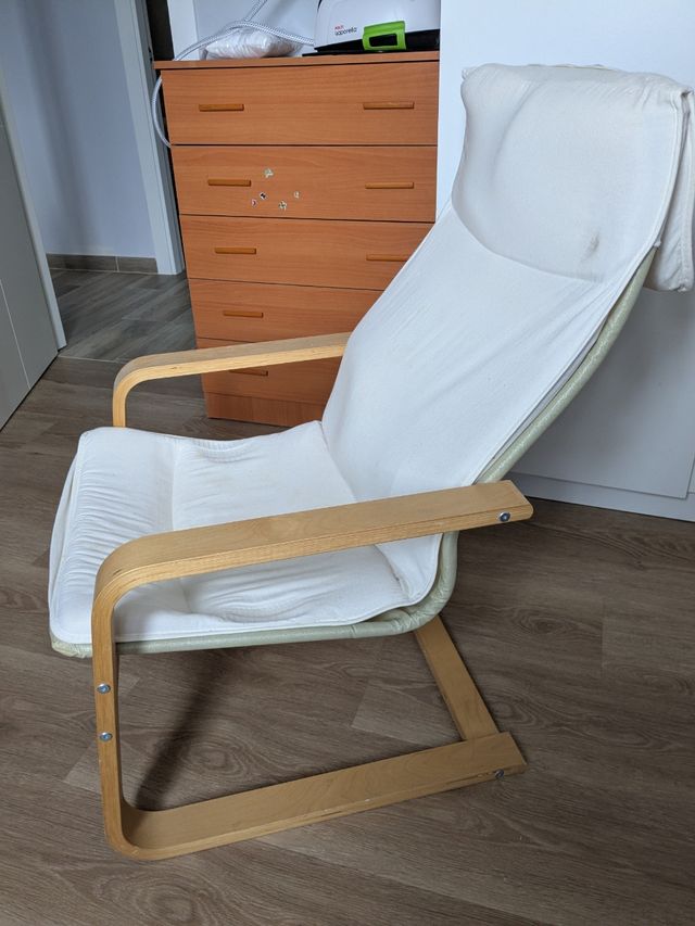 Mecedora de madera Ikea