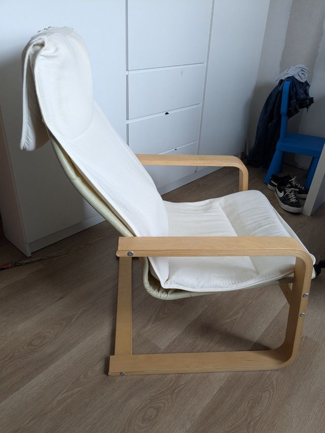 Mecedora de madera Ikea