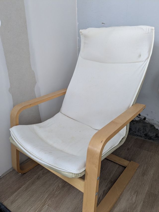 Mecedora de madera Ikea