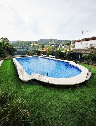 Chalet en venta en Sant Fost de Campsentelles