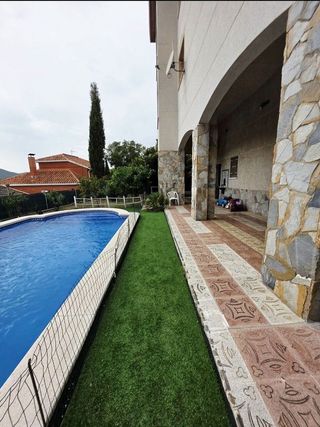 Chalet en venta en Sant Fost de Campsentelles