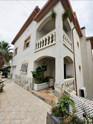 Chalet en venta en Sant Fost de Campsentelles