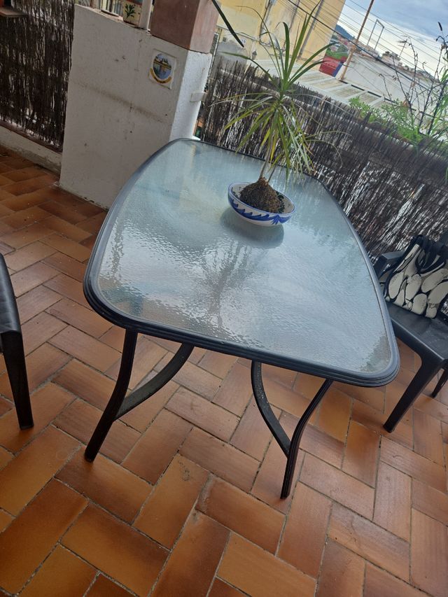 Mesa de terraza metal y cristal (1.67 ancho x 1 cm