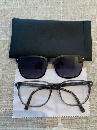 Montura de acetato con protección solar .