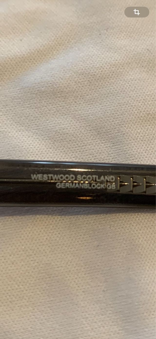 Montura de acetato con protección solar .