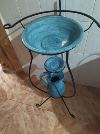 Palangana de hierro y cerámica azul