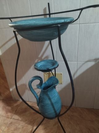 Palangana de hierro y cerámica azul