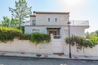 Chalet en venta en Barrio de la Vega en Monachil