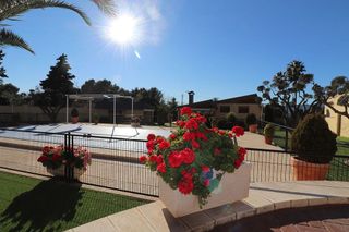 Chalet en venta en Petrer