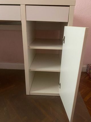 Escritorio blanco