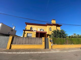 Casa en venta en Bollullos de la Mitación