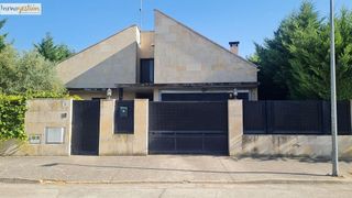 Chalet en venta en Tudela de Duero