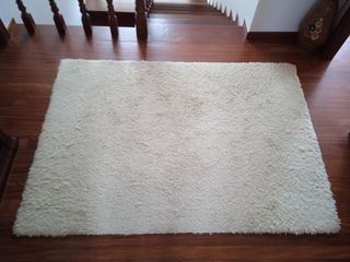 Tappeto d'ingresso beige, pelo lungo. 1'40 cm x 2m