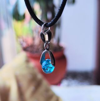 Gargantilla azul turquesa