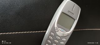 Nokia 3310 Gris. Sin cargador. 
