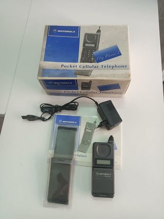 cellulare Motorola Flip Phone 2 vintage leggi