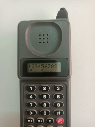 cellulare Motorola Flip Phone 2 vintage leggi