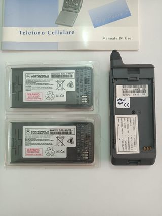 cellulare Motorola Flip Phone 2 vintage leggi